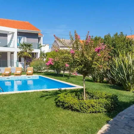 Stullich With Swimming Pool And Sauna