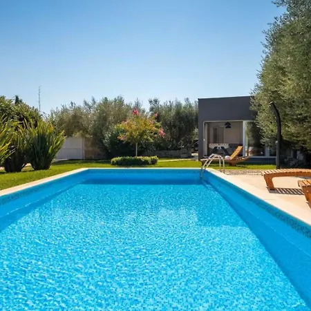 Stullich With Swimming Pool And Sauna Appartement Nin