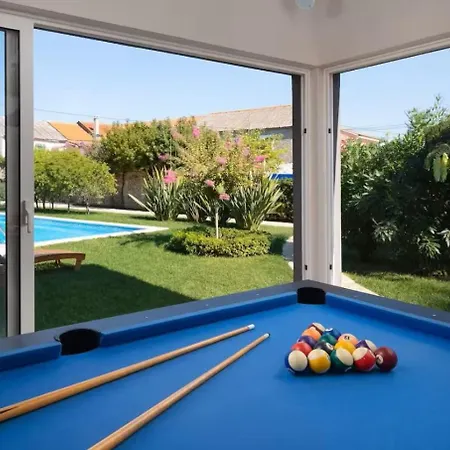 Stullich With Swimming Pool And Sauna Appartement