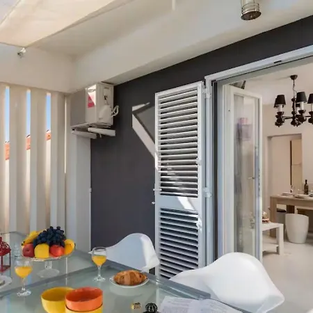 Stullich With Swimming Pool And Sauna Apartamento Nin