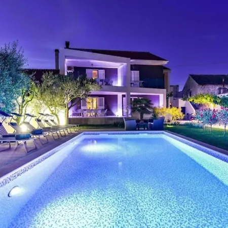 Appartement Stullich With Swimming Pool And Sauna
