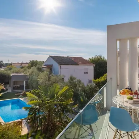 Stullich With Swimming Pool And Sauna Appartement *