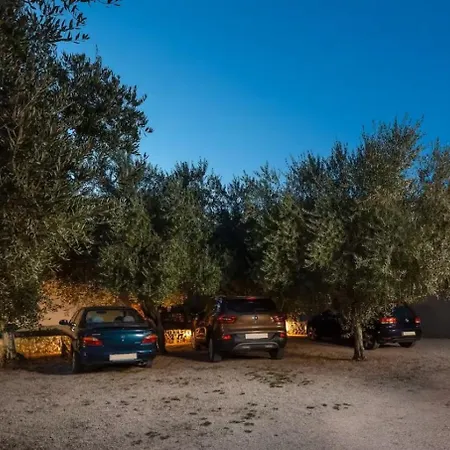 Stullich With Swimming Pool And Sauna * 닌