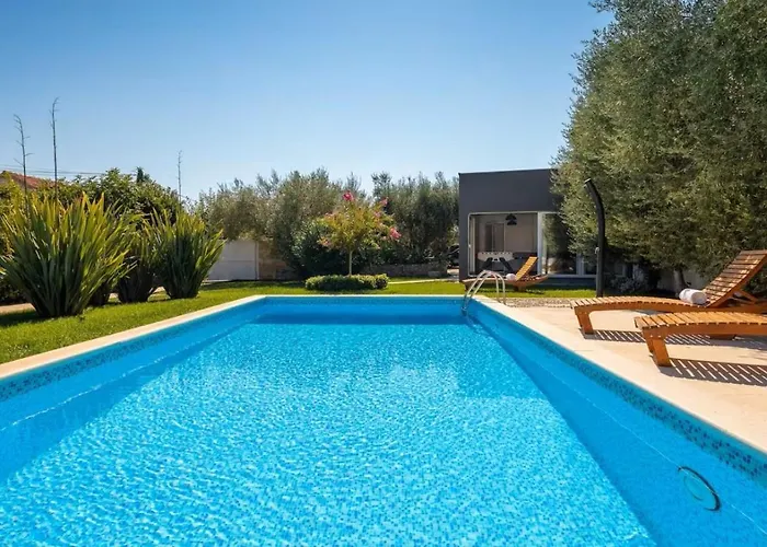 Stullich With Swimming Pool And Sauna Daire Nin