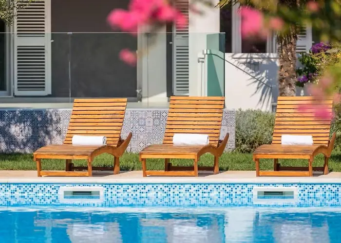 아파트 Stullich With Swimming Pool And Sauna