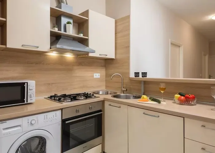 Stullich With Swimming Pool And Sauna * Нин