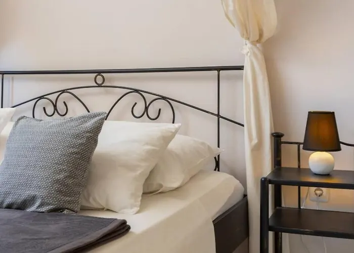 Stullich With Swimming Pool And Sauna 아파트 *