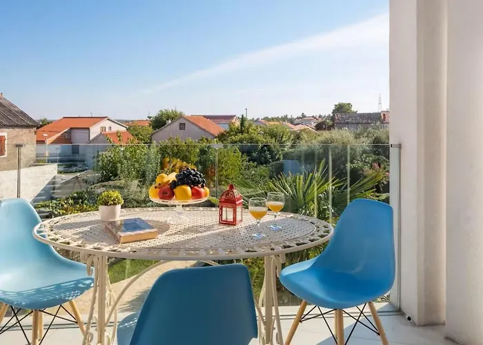 Stullich With Swimming Pool And Sauna Daire *