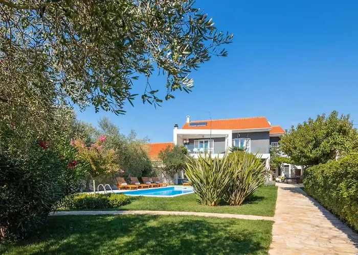 Stullich With Swimming Pool And Sauna Daire *