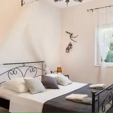 Stullich With Swimming Pool And Sauna