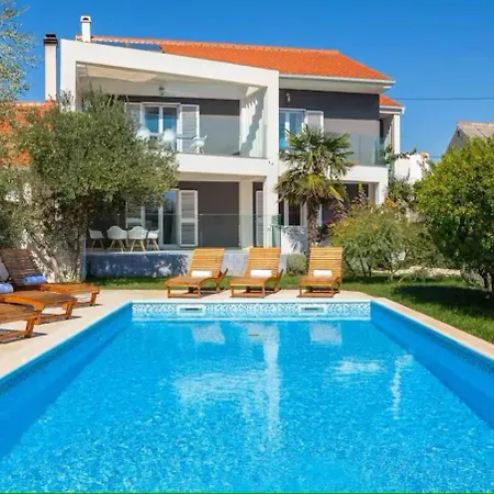 Apartman Stullich With Swimming Pool And Sauna