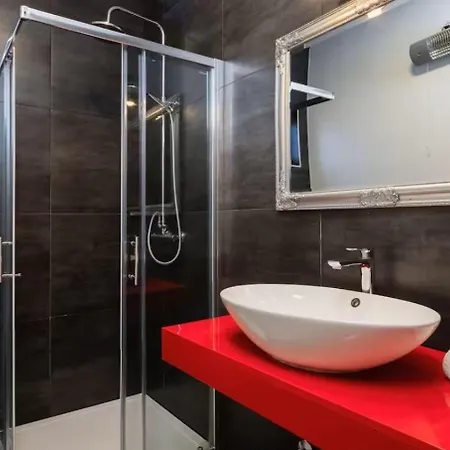 Stullich With Swimming Pool And Sauna 宁