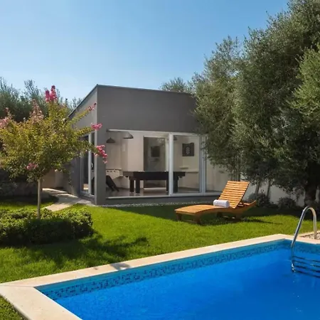 شقة Stullich With Swimming Pool And Sauna