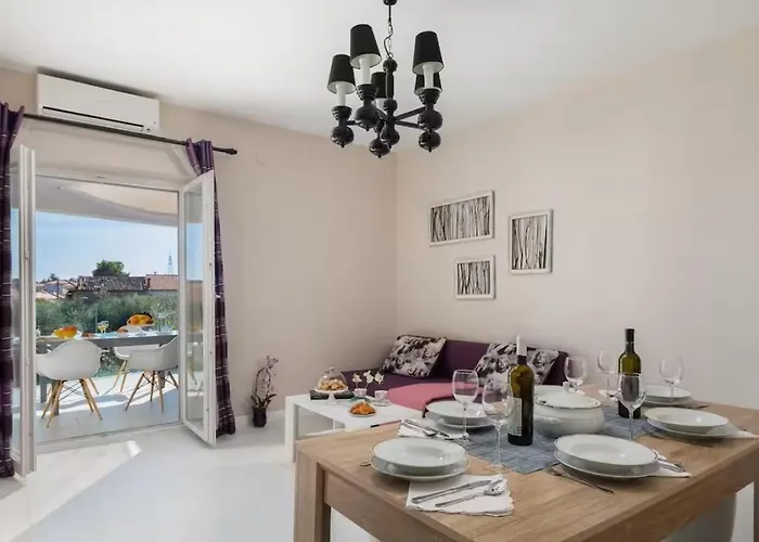 דירה Stullich With Swimming Pool And Sauna